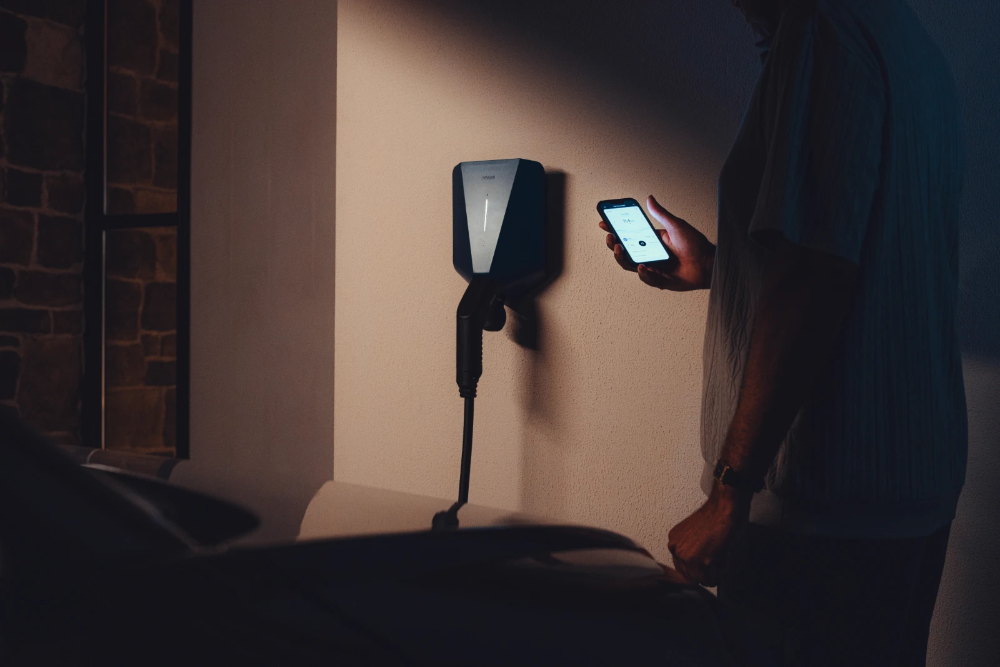 Easee Charge Up | 22 kW | Type 2 | WiFi, 4G & RFID