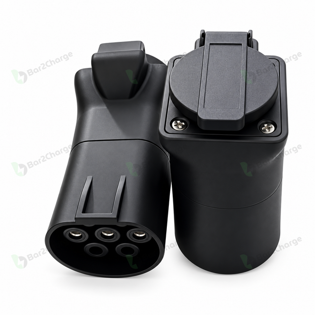 Bar2Charge V2L adapter Type 2 met Europees 230V-stopcontact, 16A, zwart – productfoto