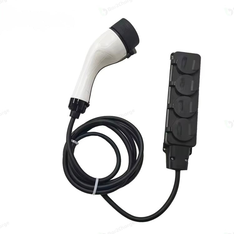 V2L adapter met 4 Europese 230V stopcontacten